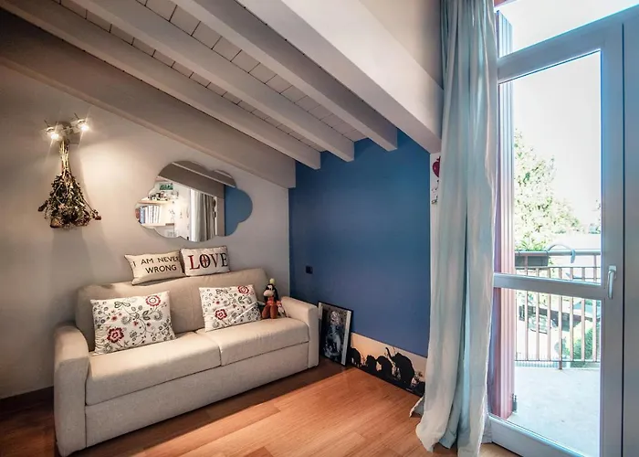 Joivy Isotta's House With 2 Cosy Balconies Como